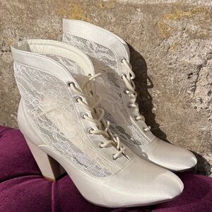 Bridal Lace-Up Ankle Boots (Ivory)